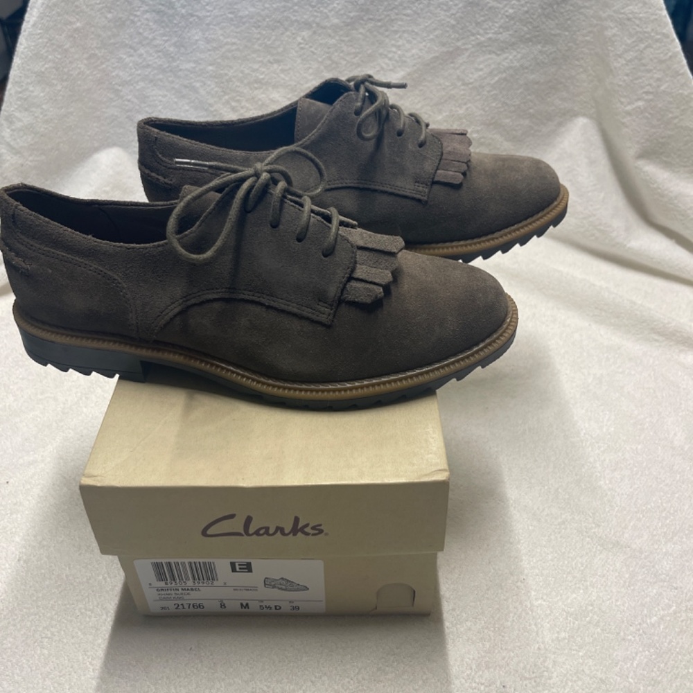 Clarks - Picture 3 of 9